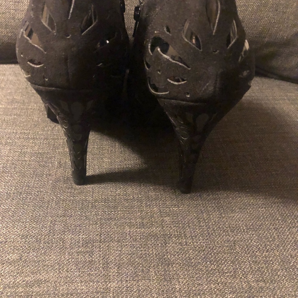 Perfect Fall Suede Bootie!!! - Picture 4 of 4